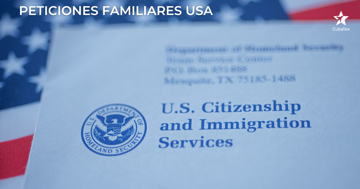 logo de USCIS y en el fondo la bandera de USA